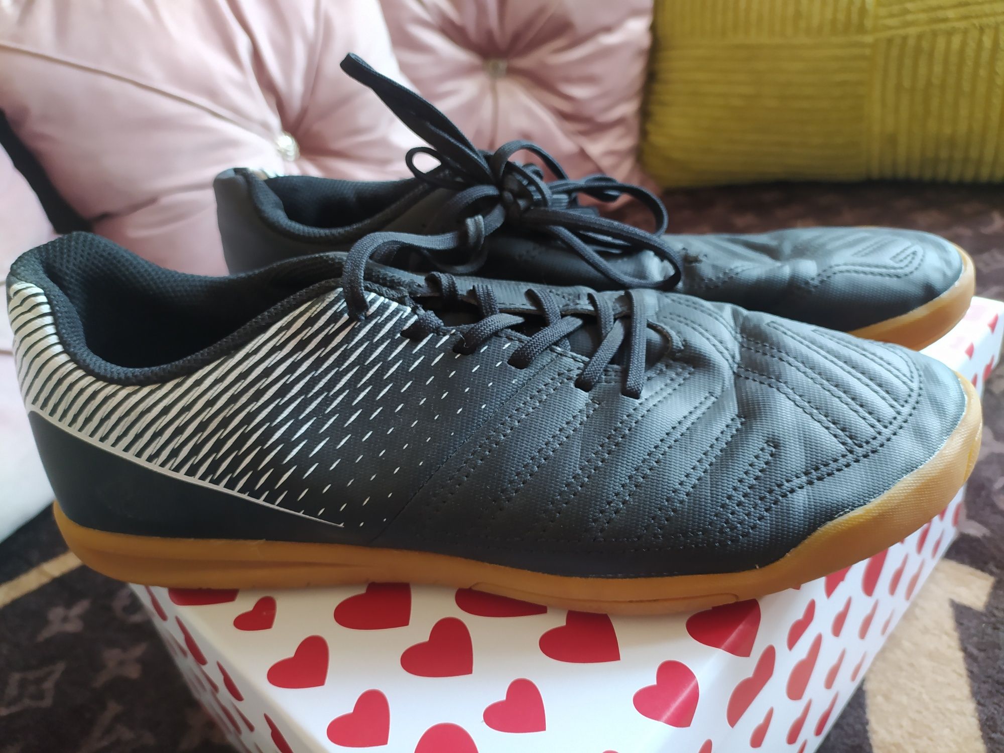 Buty sportowe rozmiar 42 wkładką 26,5 decathlon