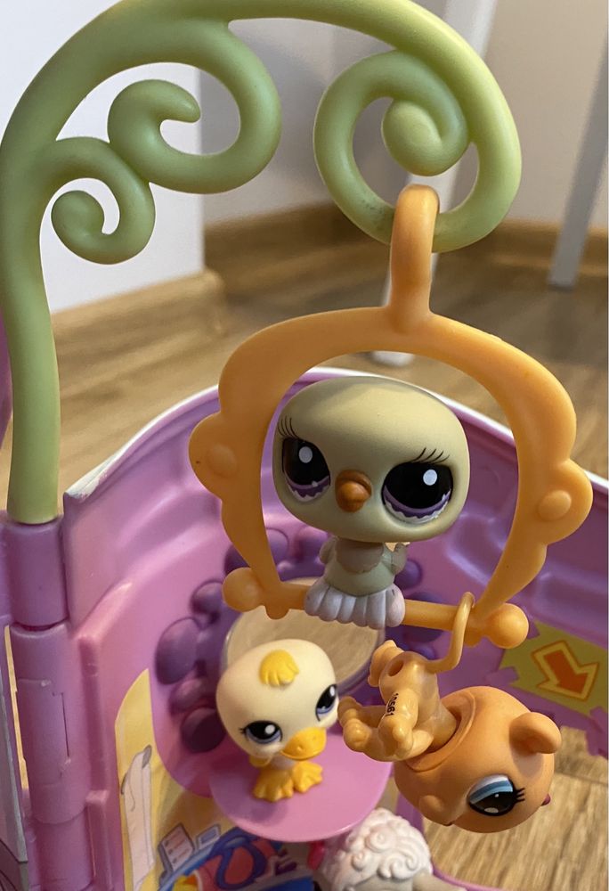 Duży domek Littlest Pet Shop z zestawem figurek - 23szt.plus 1 pień