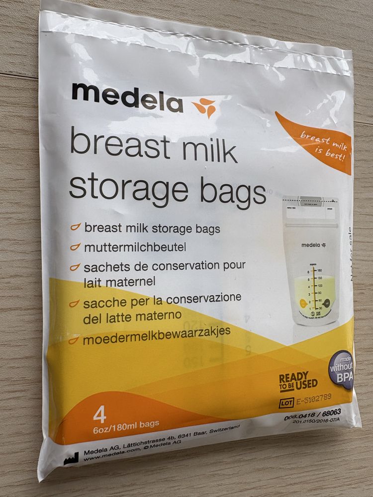 Laktator elektryczny Medela Solo [kompletny zestaw, bez małej butelki]