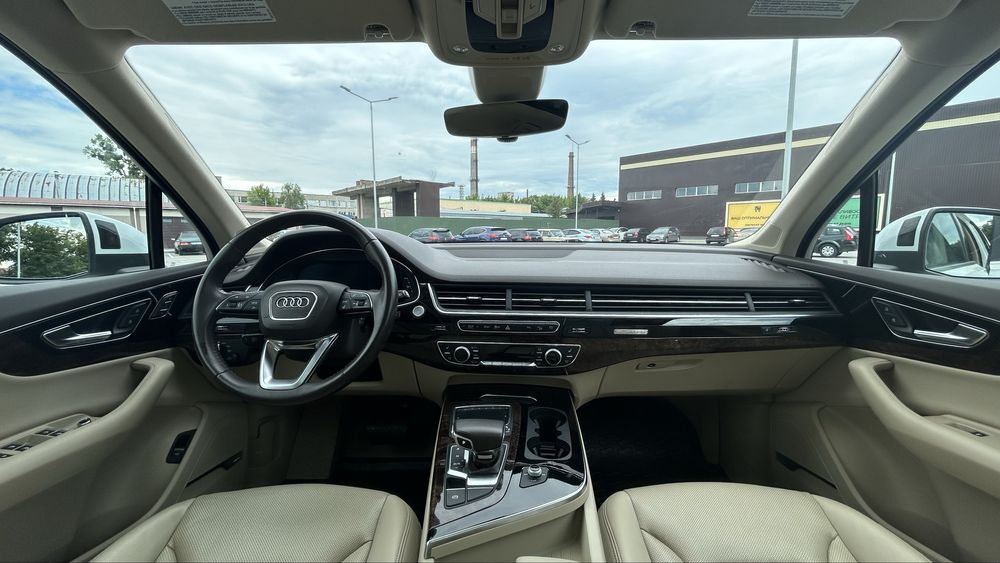 Продам Audi Q7 4 M