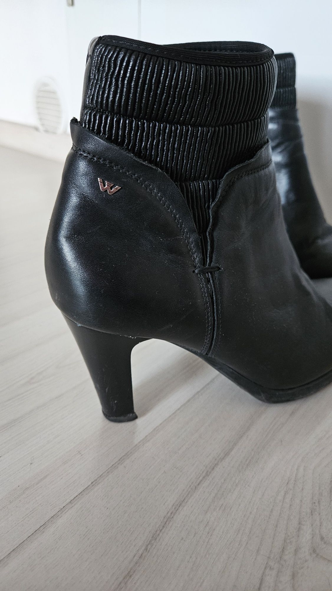 Czarne skórzane buty na obcasie Wojas Lasocki 38 botki kozaki