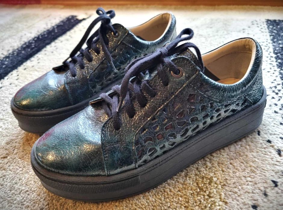 Nowe półbuty DEONI, skórzane, 38