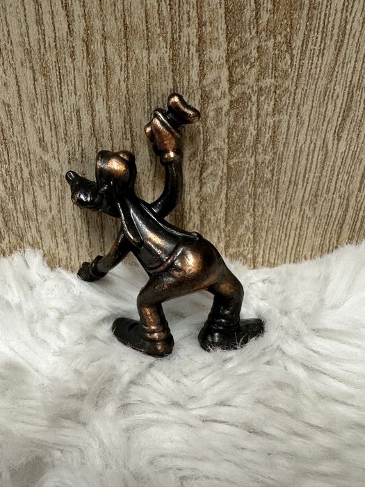 Metalowa figurka Goffy z myszki miki