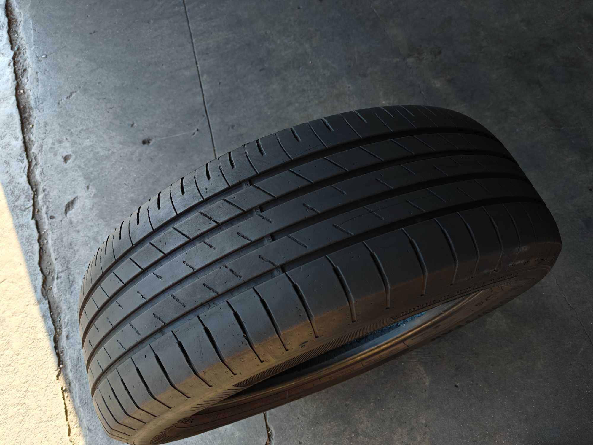 1шт. R17 215 60 шина літня Goodyear Efficient Grip Performance
