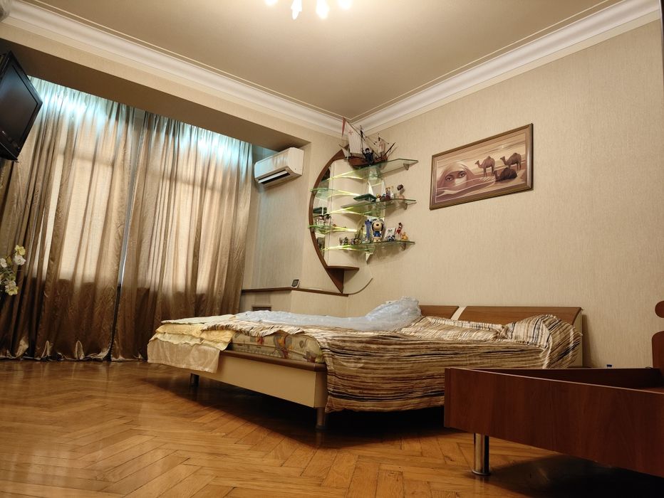 Будинок зі Шпилем Продаж 3-х кімн.кв. у центрі Харкова