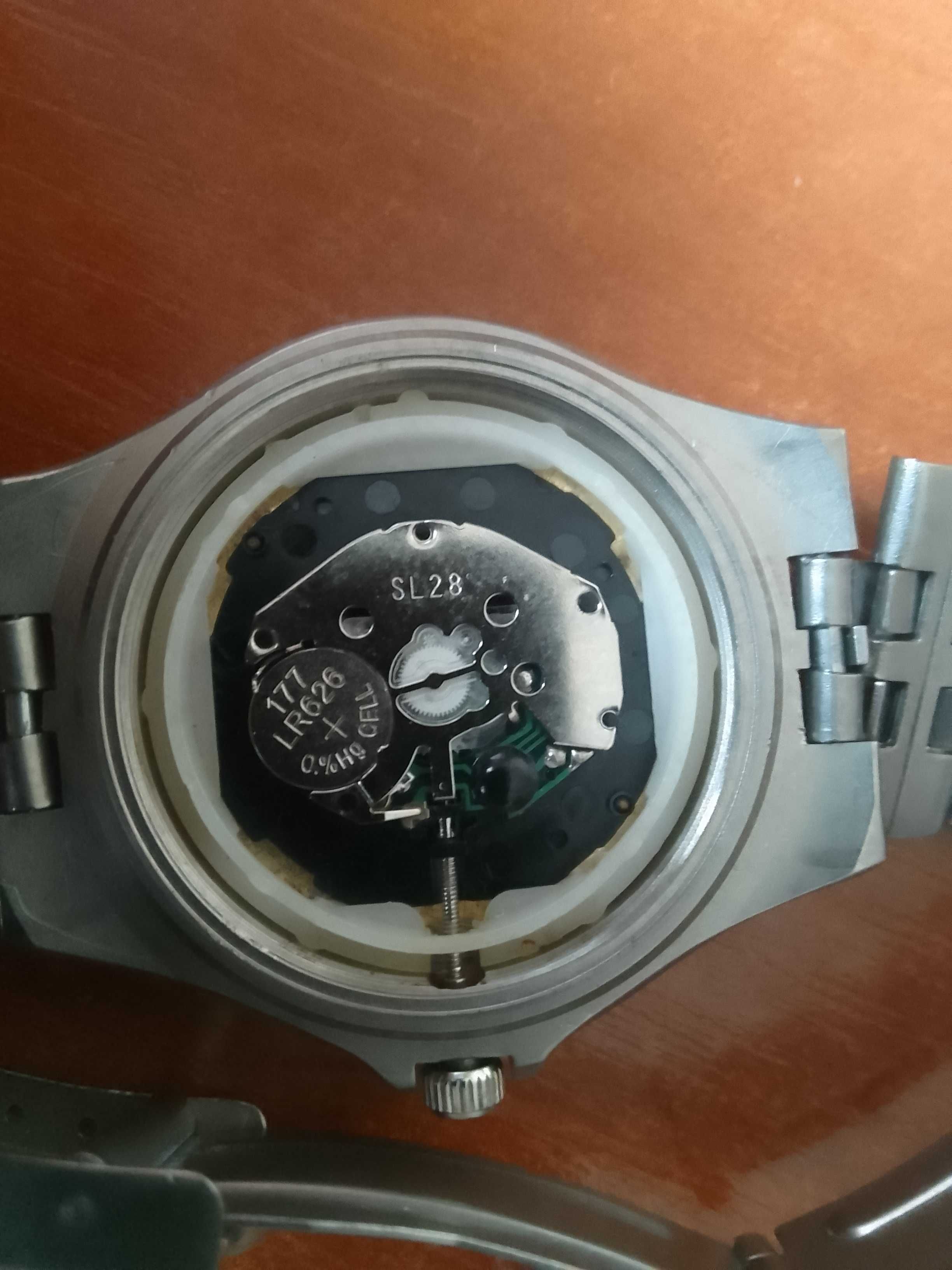 годинник CASIO титановий корпус на ходу