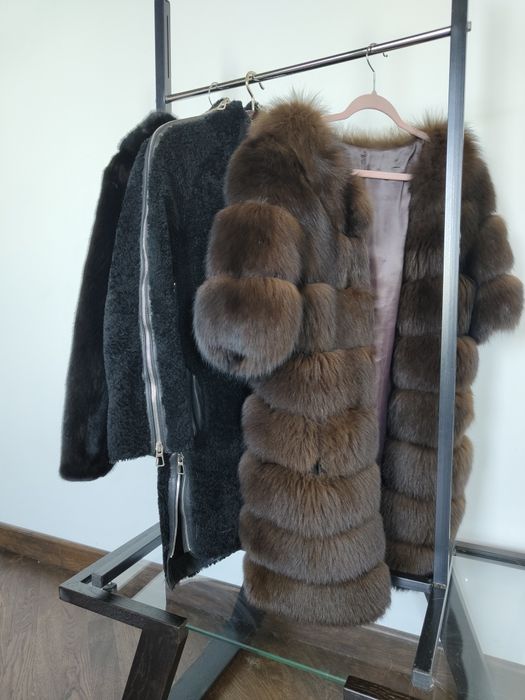Шуба з песця .розмір s .колір шоколад.