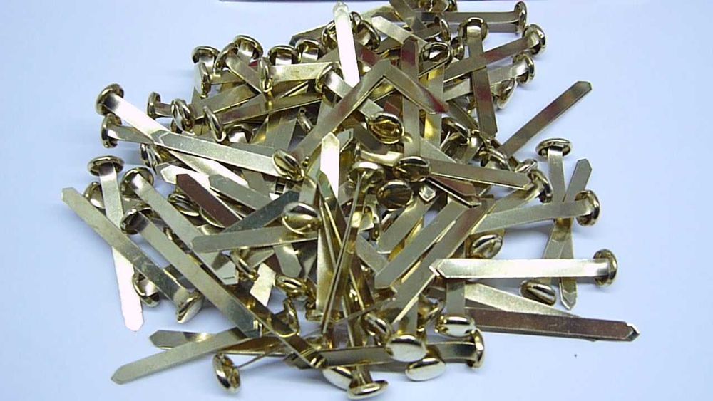 Tachas de encadernar em latão