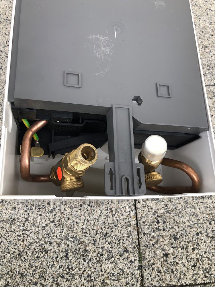 Nagrzewnica przepływowa/pogrzewacz wody15 KW - DHF 15 C