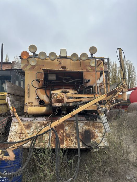 Продається встановлення Пневмонаприскувач для ямкового ремоту доріг.