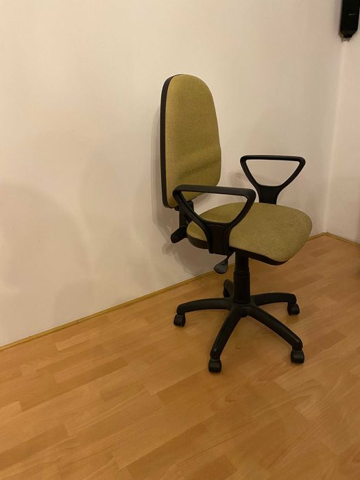 zestaw biurek z narożnikiem