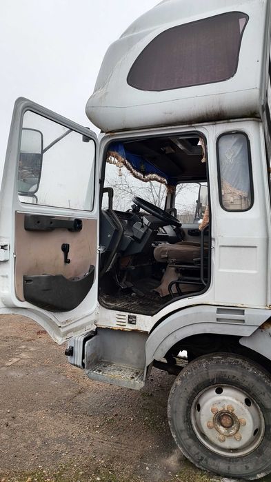 Кабіна Renault Midliner Рено Мідлаінер