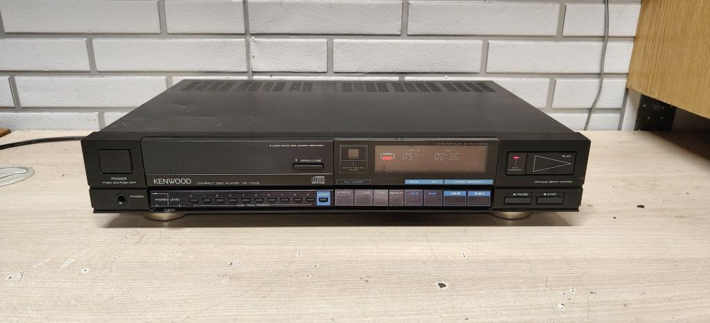 Audiofilski odtwarzacz CD KENWOOD DP-1100B