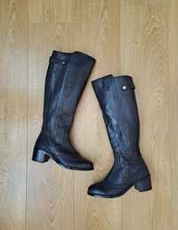 Женские  кожаные демисезонные сапоги/высокие чёрные сапоги
