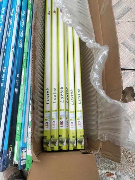 Lâmpadas LED tubulares T8 18W