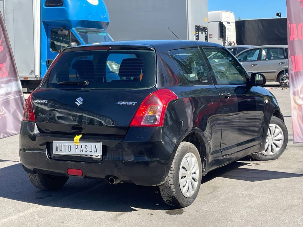 Suzuki Swift 1.3D**Zamiana **Klima**Małe auto**Bbd stan**2 kpl opon**