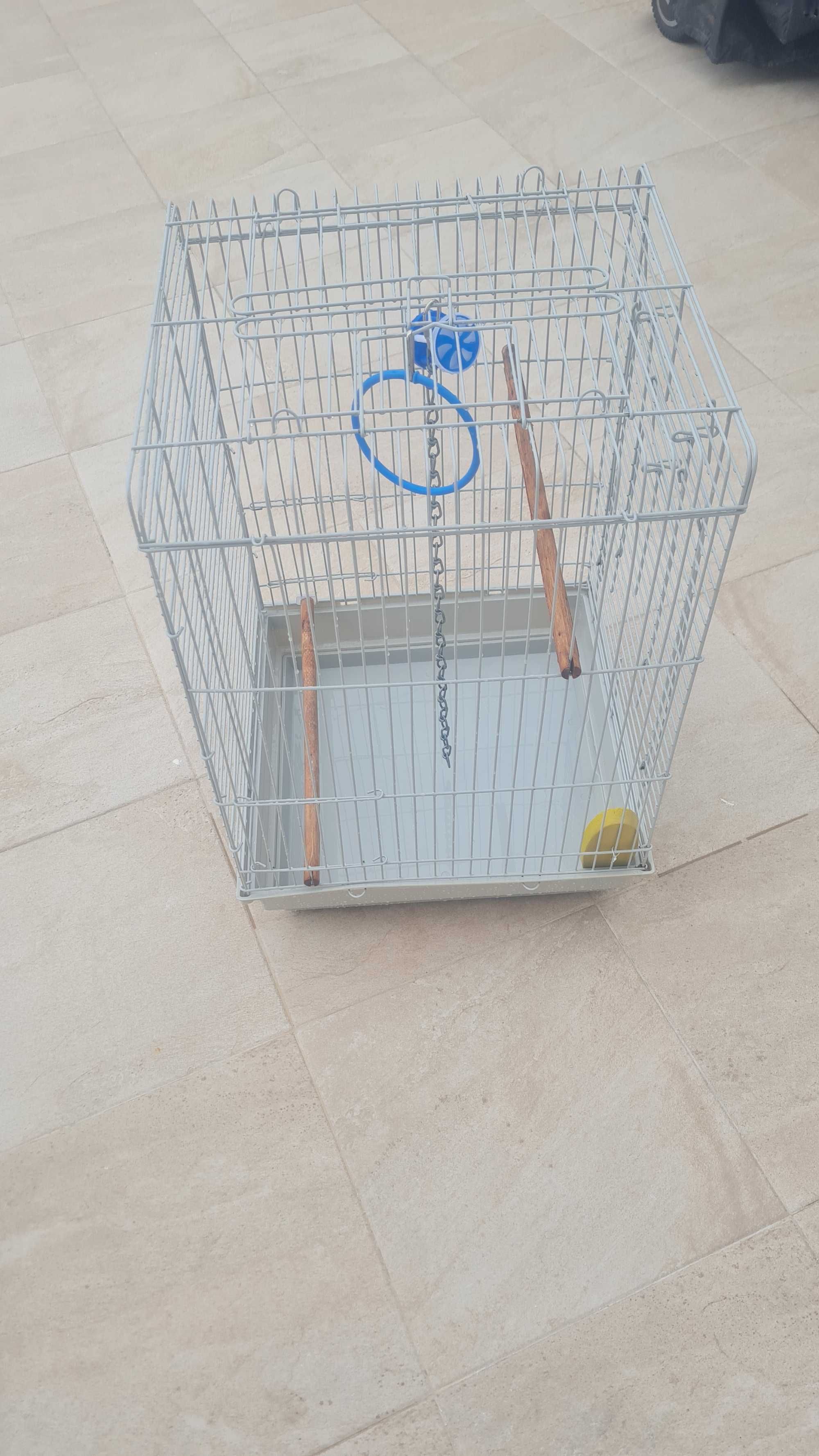 Gaiola grande  para pássaro