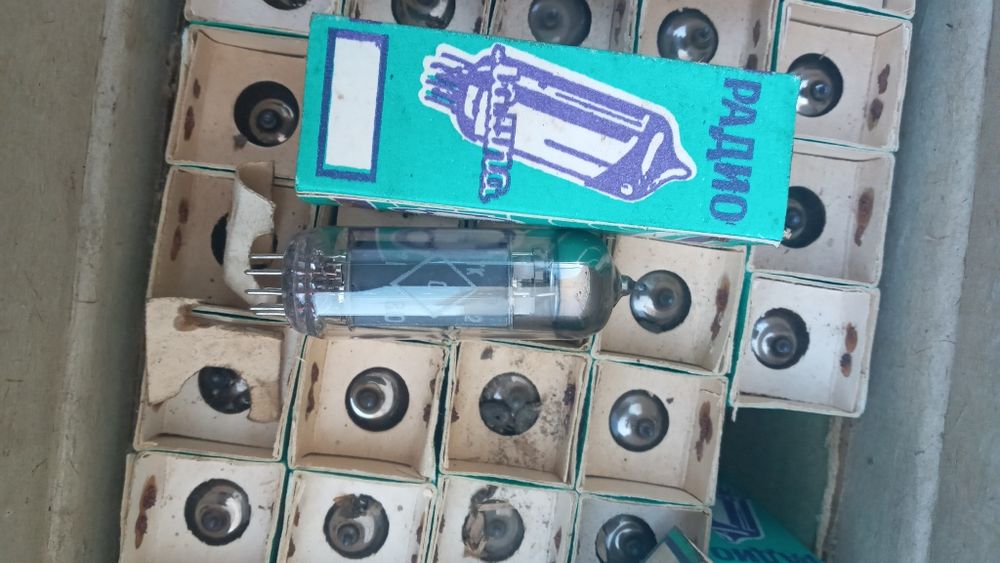 Радио лампа 6п15п - ев