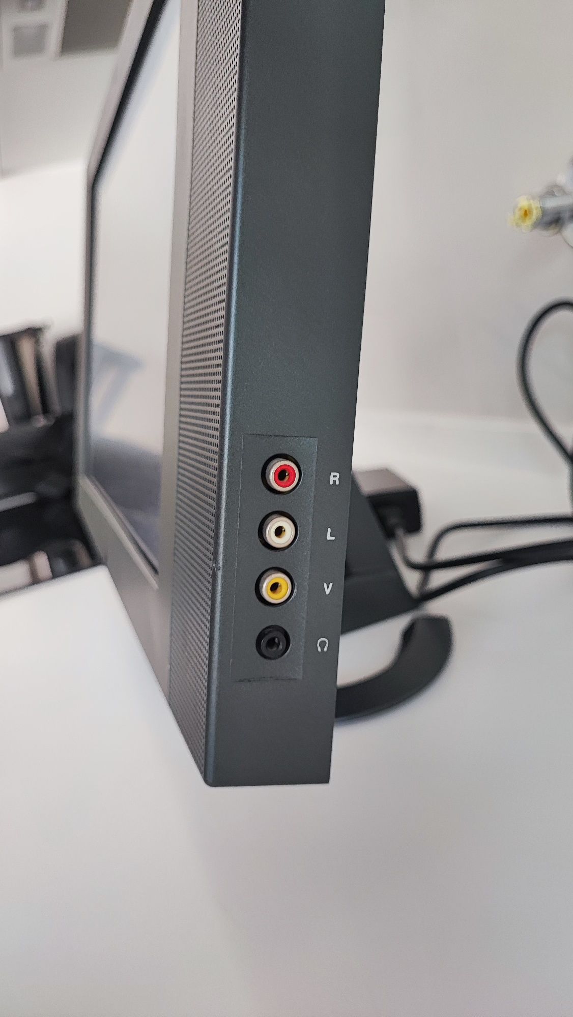 Televisão LCD Tekko 17" (17 polegadas)