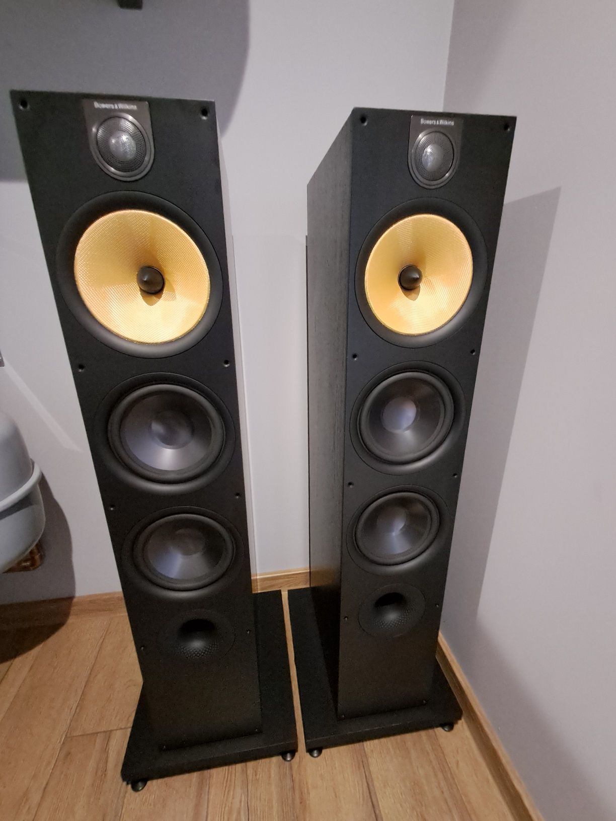 Kolumny podłogowe Bowers & Wilkins 683 s2