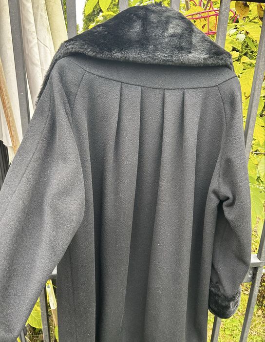 Czarny elegancki plaszcz M