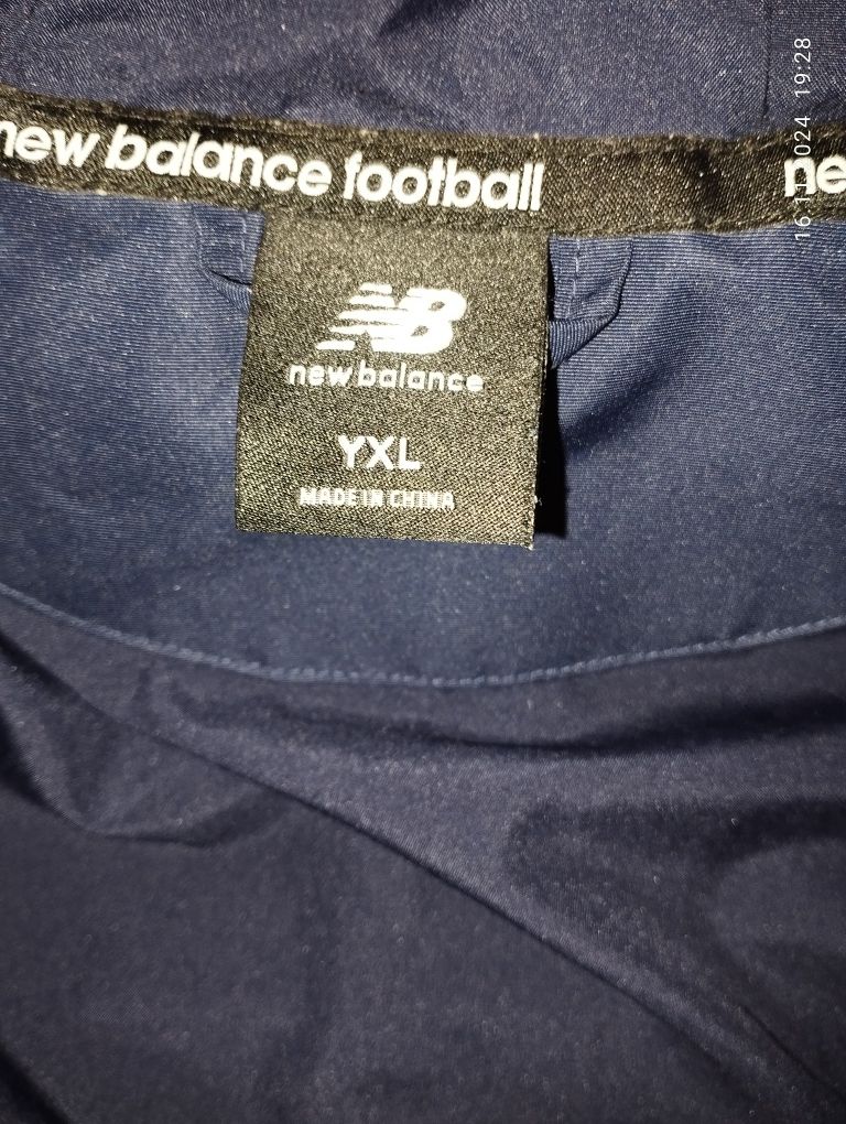 Курточка New Balance