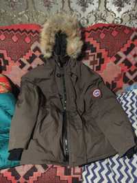 Продам куртку пуховик Canada goose