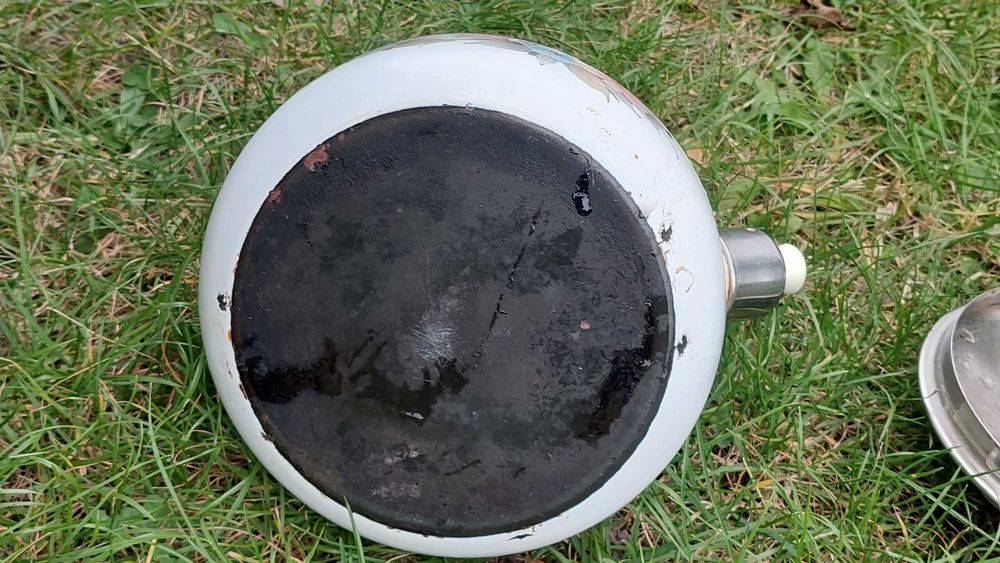 Чайник емальований зі свистком електричний