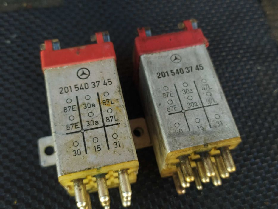 Реле перегрузки   Мерседес 124, Mercedes W124 9 контактів