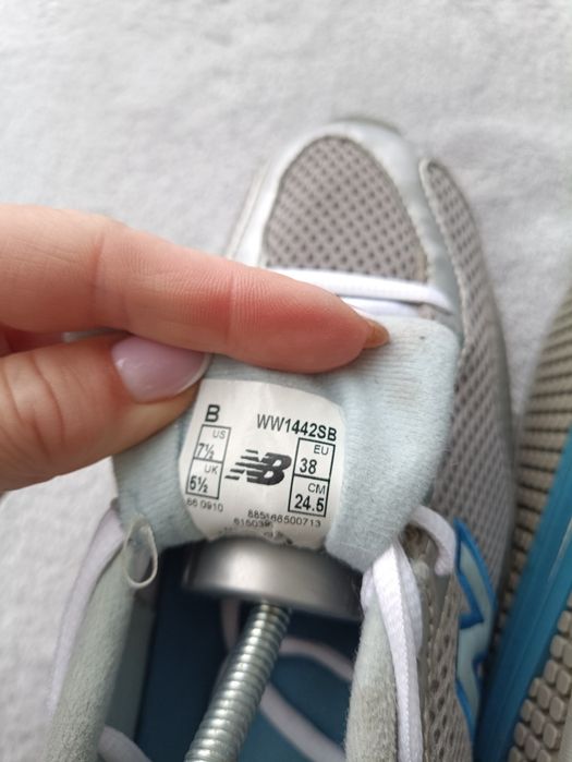 Женские кроссовки New Balance р38