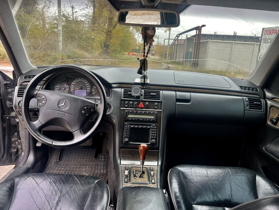 Mercedes Benz e-class 430 w210