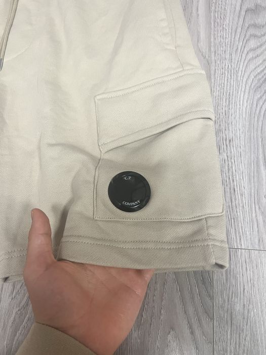 Шорти cp company