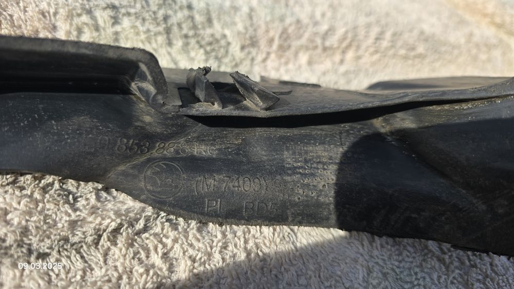 Бризковик підкрилка передньої павої  арки шкода а7 
колісної арки пере