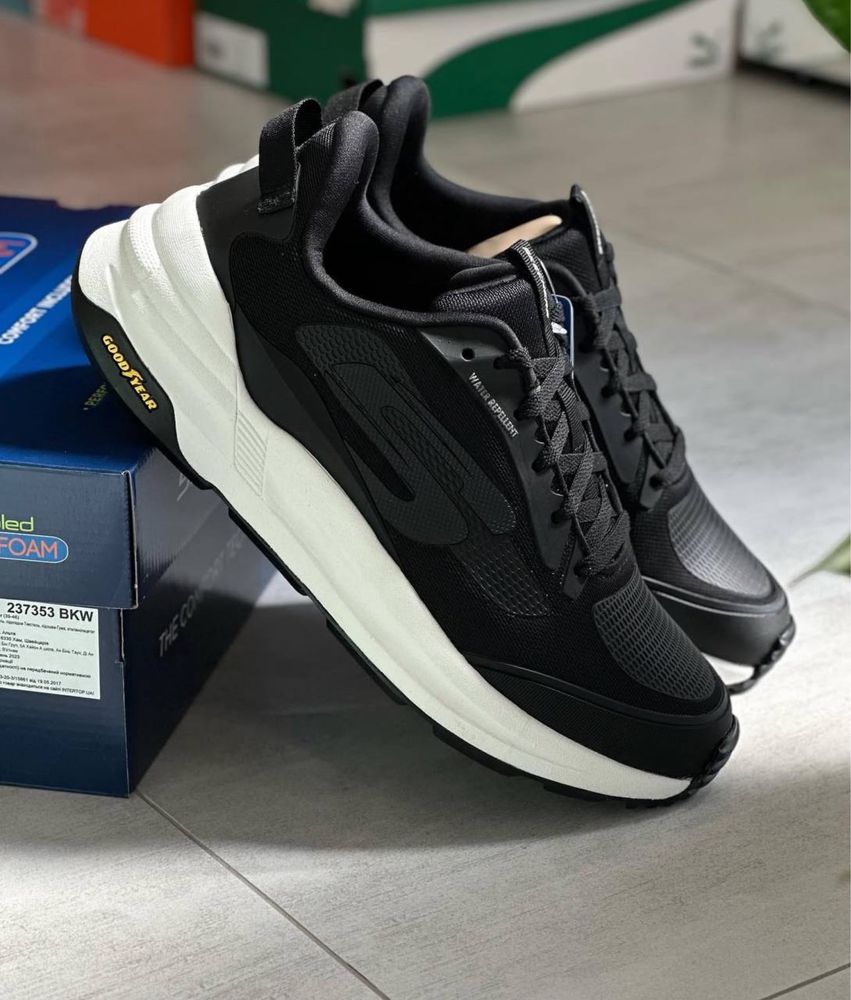 Чоловічі оригінальні кросівки Skechers Global Jogger