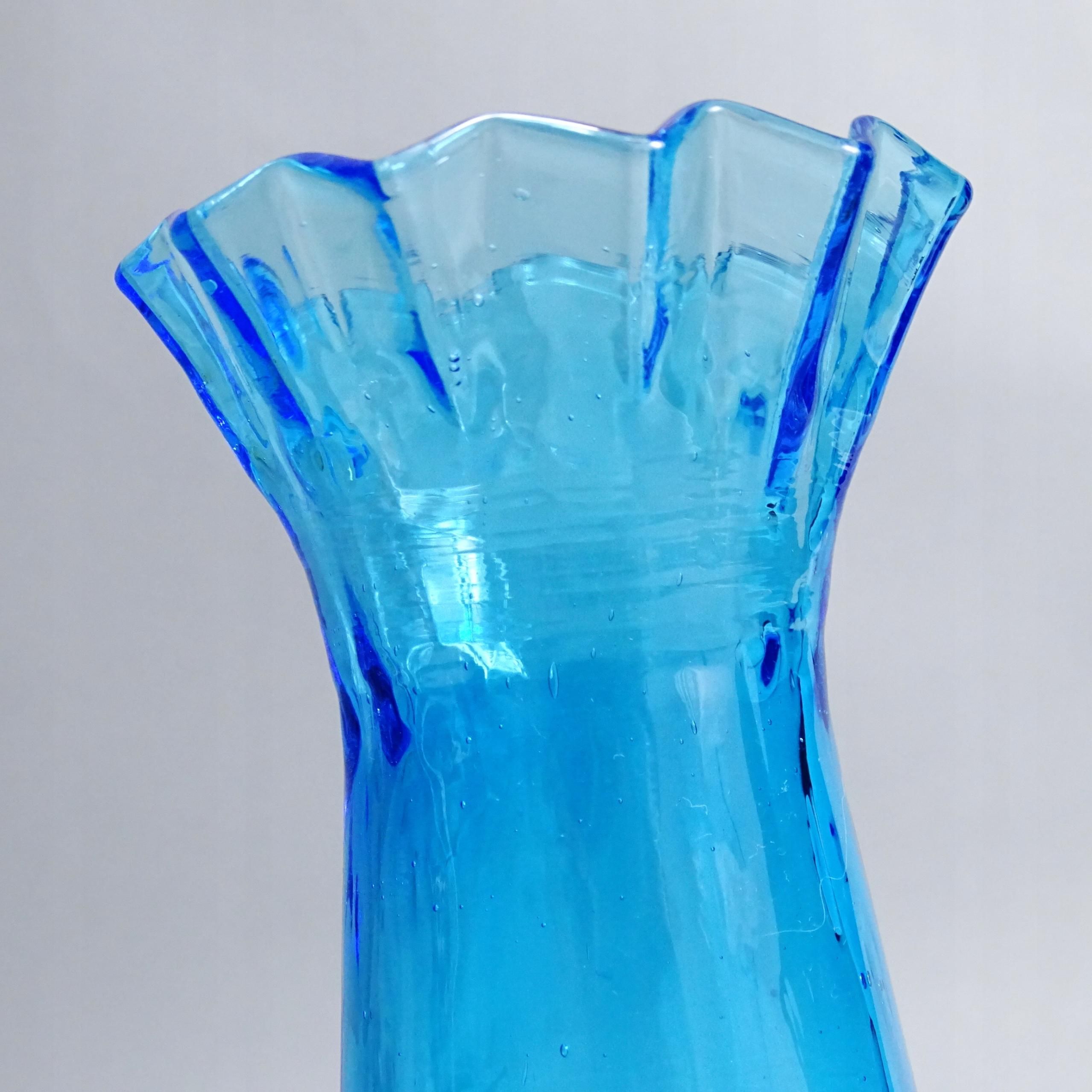 przełom xix/xx w. niebieski szklany wazon na hiacynty