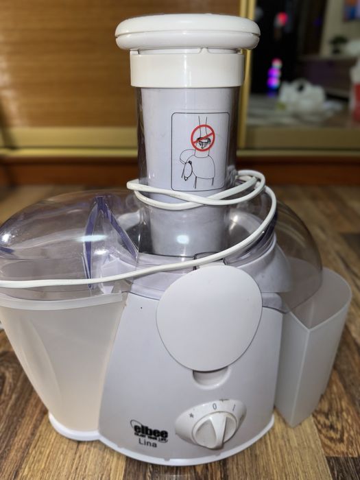 Соковыжималка / соковитискач Elbee Lina 17101