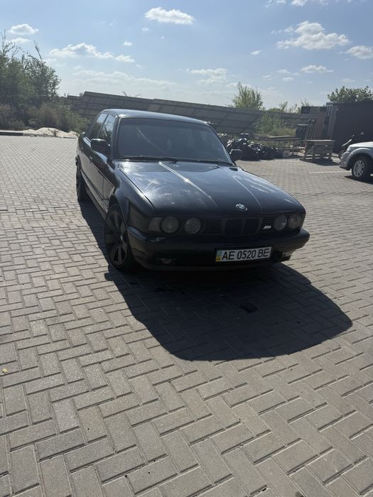 Продам BMW e34 520