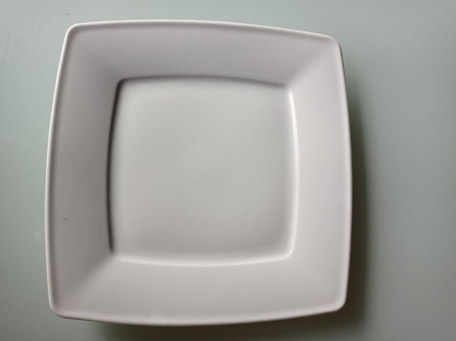 Talerz obiadowy Lubiana biała porcelana