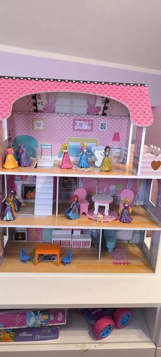 Domek dla lalek z księżniczkami Disneya