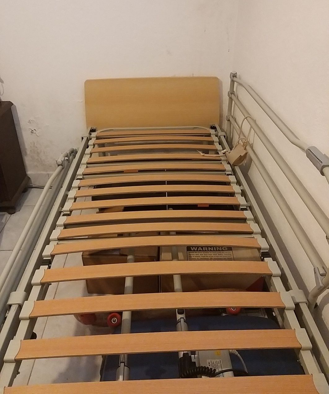 Cama articulada sem colchão