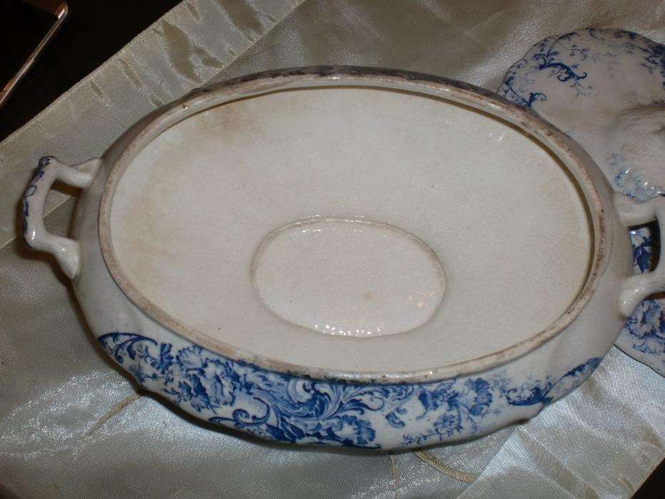 Terrina muito antiga - Sacavem