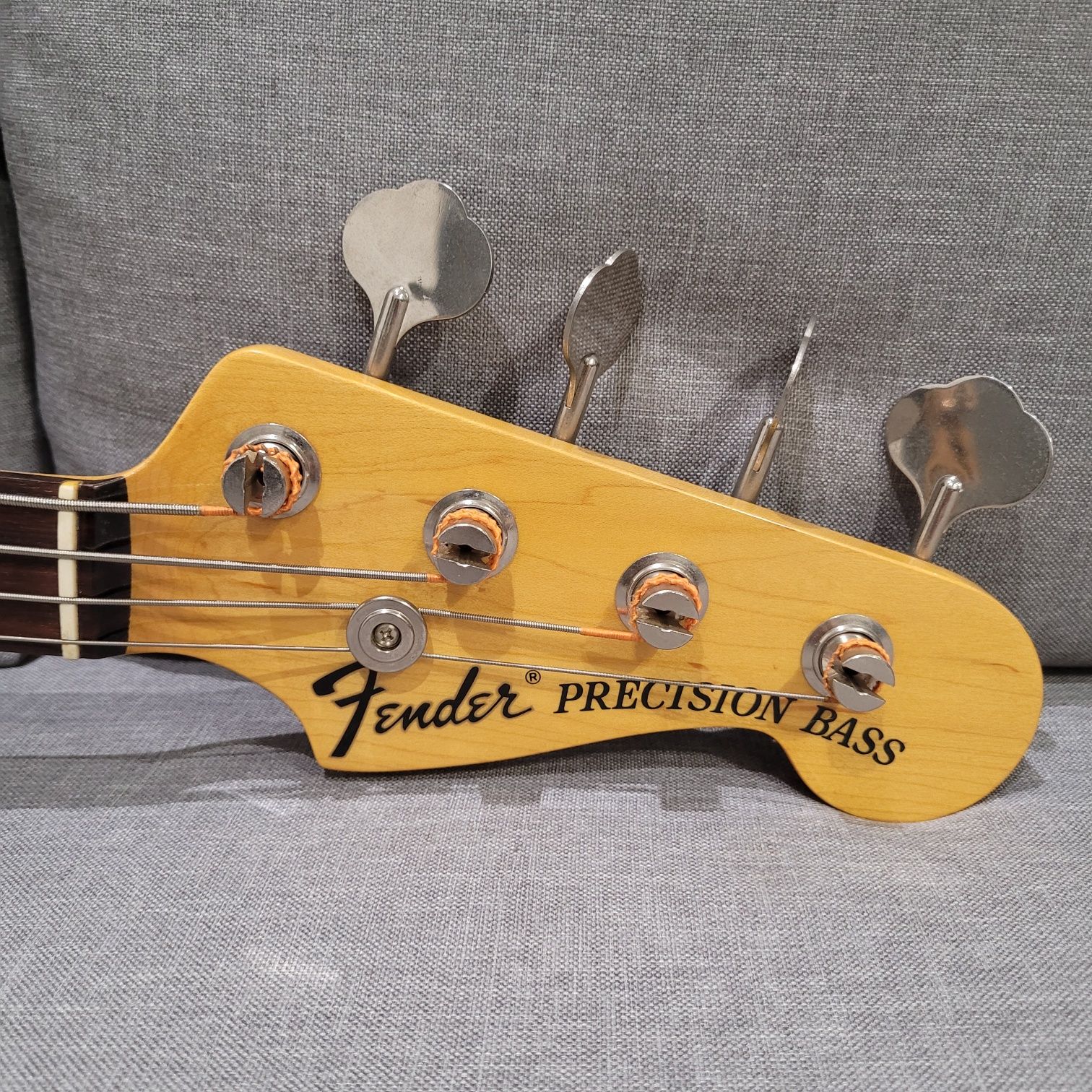 Fender Precision Bass Japan 70 Reissue