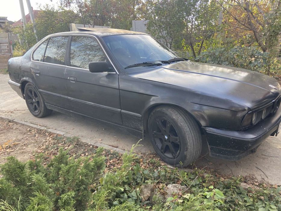 Продам БМВ Е 34  Без Двигателя