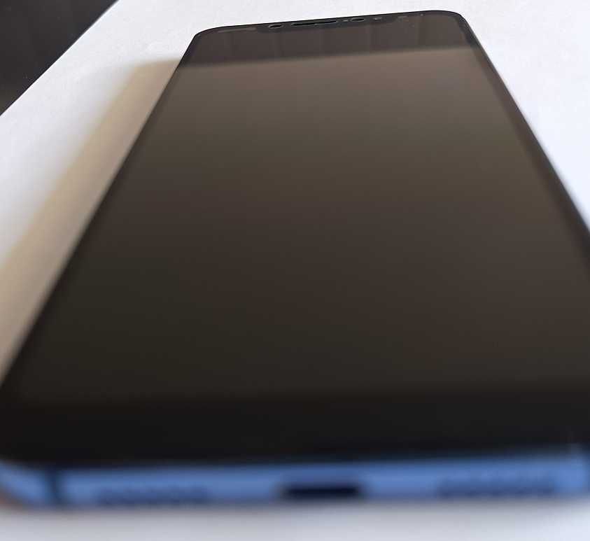 Smartfon Xiaomi Mi8 6GB/128 GB niebieski jak nowy plus dodatki