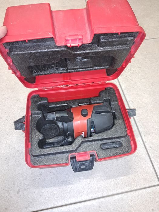 Лазерний рівень Hilti