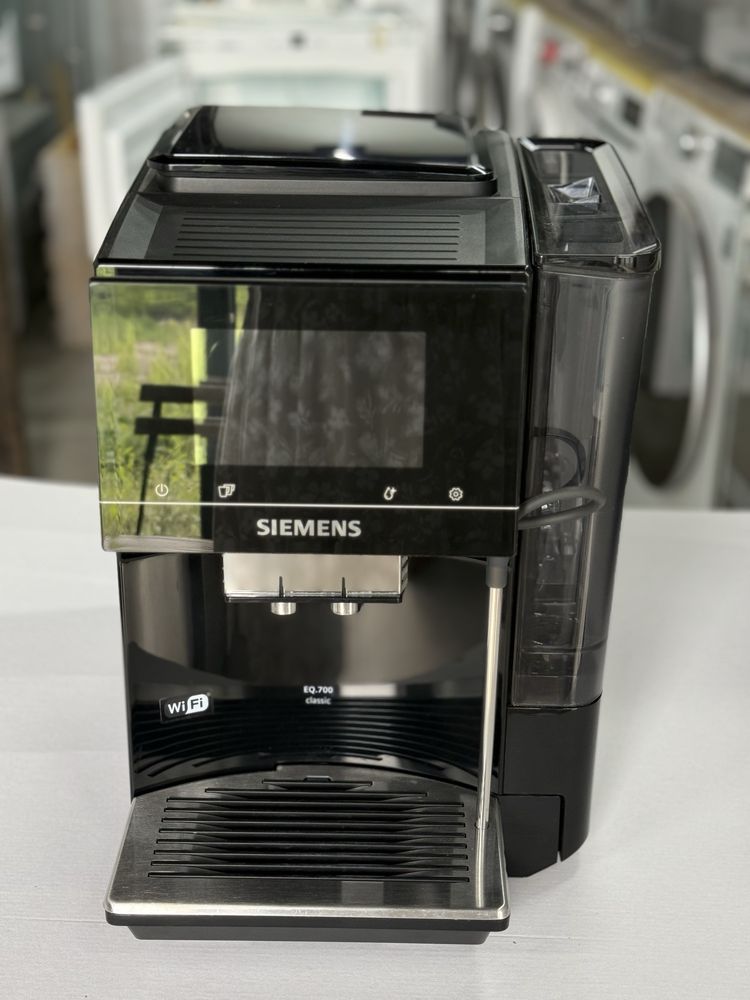Кавомашина Siemens EQ700 TP703R09 кофемашина кофеварка siemens