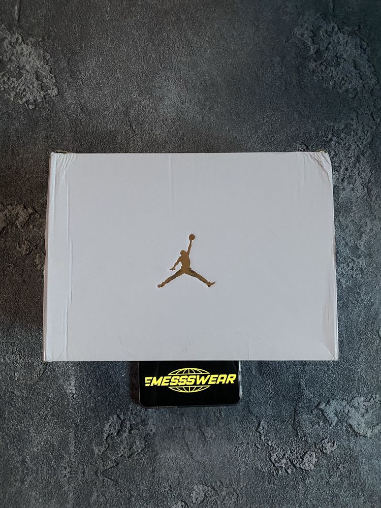 Кросівки Air Jordan 4 Retro NRG рожеві