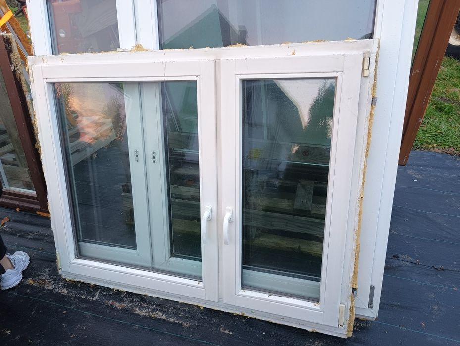 Okno 146x114 2szt rozwierno uchylne brązowe