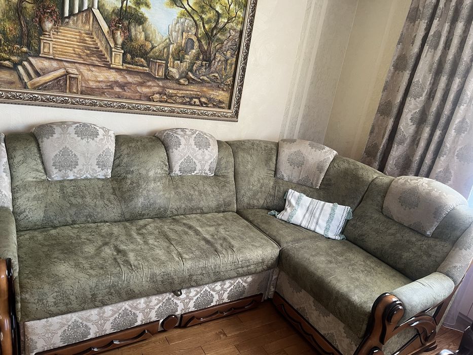 Кутова мяка частина зеленого кольору