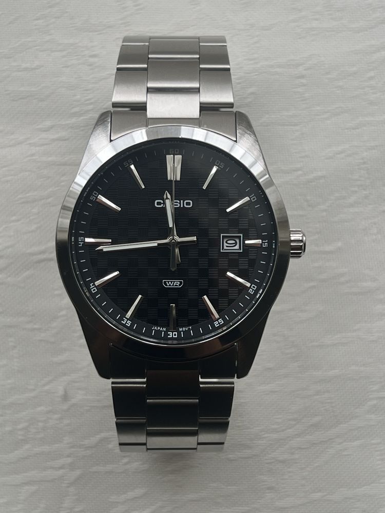 продаю годинник. Casio